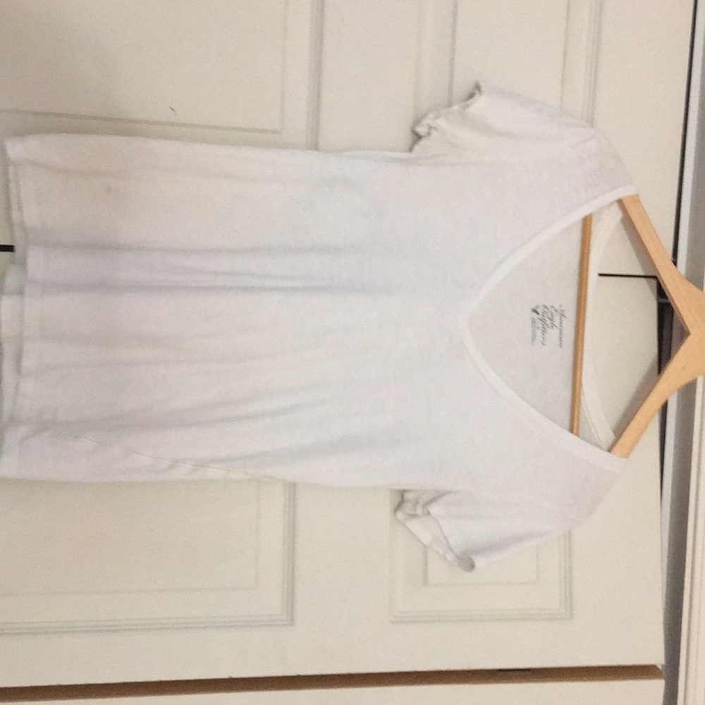 American Eagle v-neck